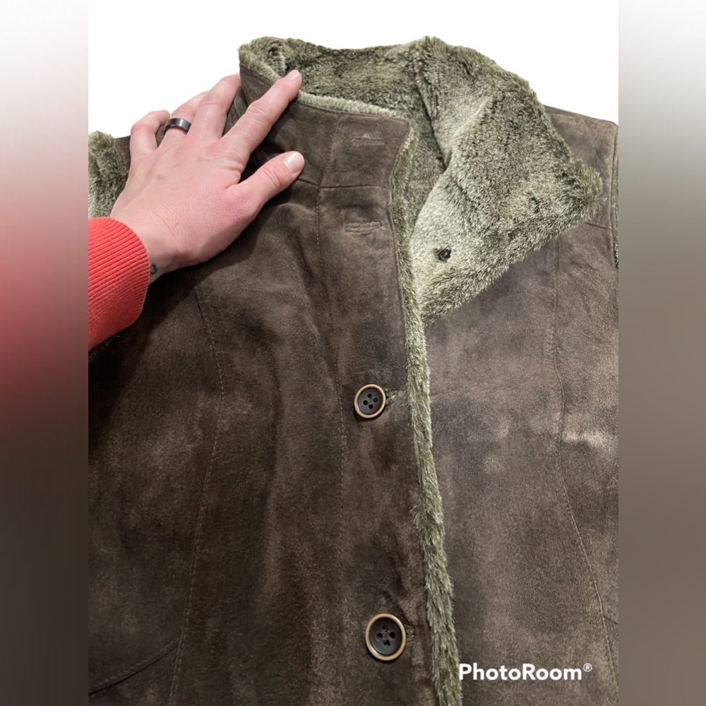 Eddie Bauer Suede Vest - Picture 4 of 7